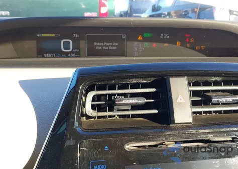 2016 Toyota Prius Two z USA, uszkodzony, nr VIN JTDKBRFUXG3004485